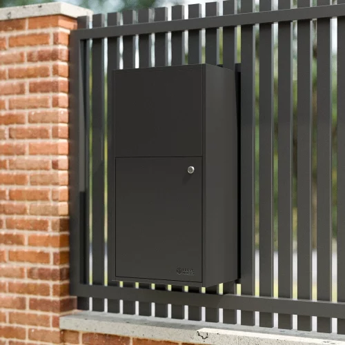 Monaco Farmhouse Lifestyle Rear Black Fence